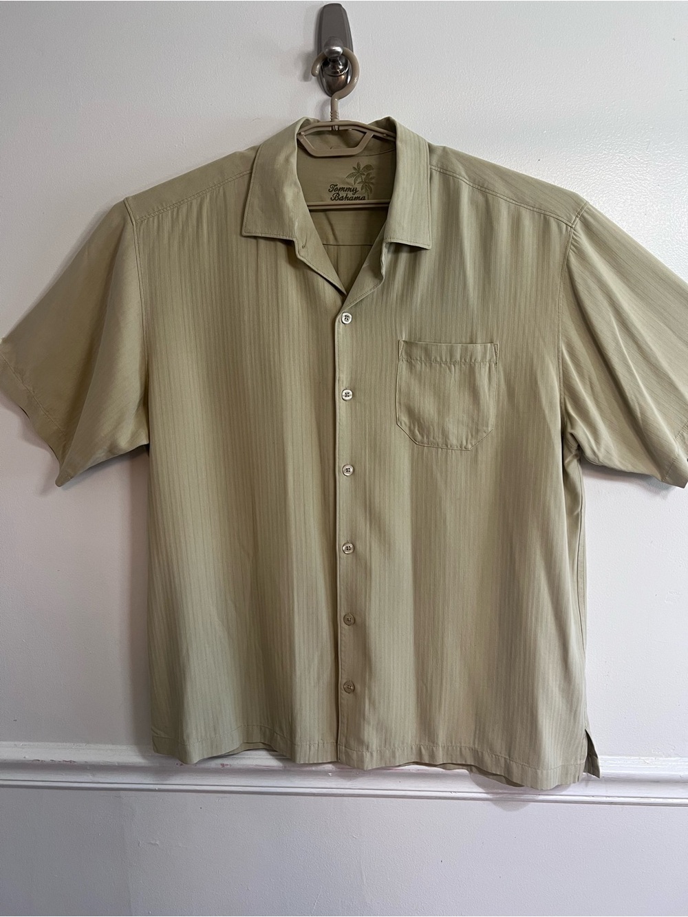 Tommy Bahama 100% Silk Camp Shirt XL Light Celery Green Short Sleeve